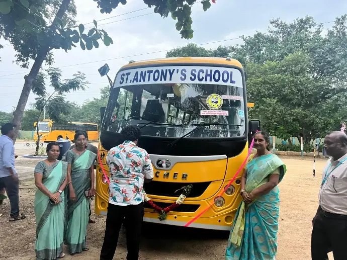 Photo of the school buses of Saint Antony school